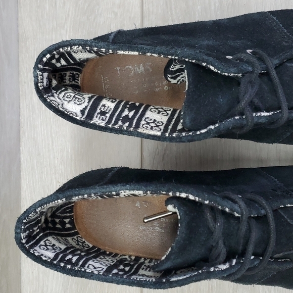 Toms Women Comfort Desert Suede Ankle Wedge Booties Lace up shoes sz 9.5 - Picture 4 of 9